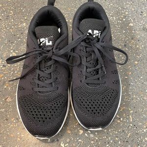 APL size 8.5 tech loom pro sneakers